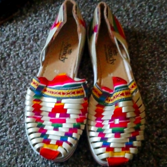 Slip on shoes size 6 - Picture 1 of 2